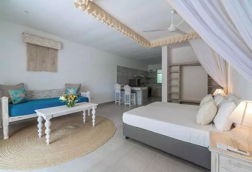 هتل Hibiscus Home & Apartments