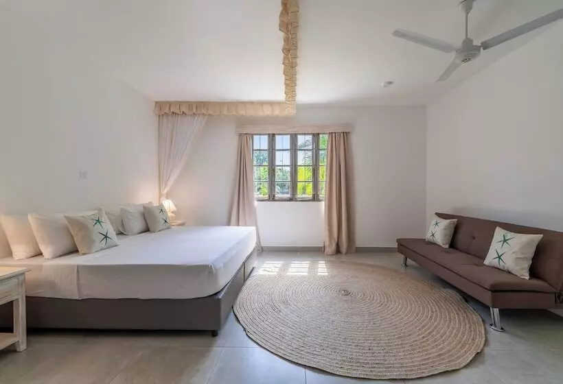 هتل Hibiscus Home & Apartments