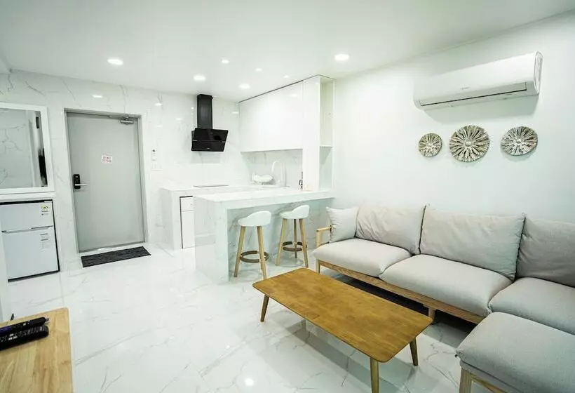 هتل Mariana Suites