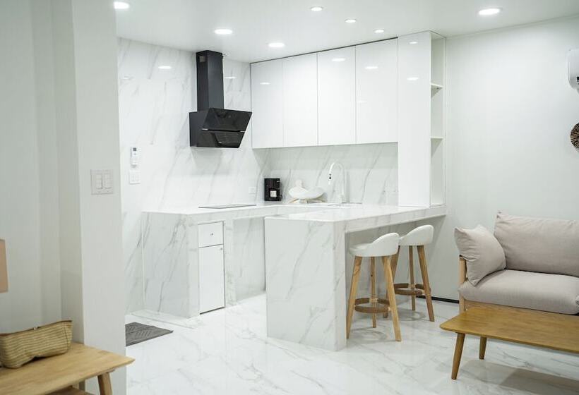 هتل Mariana Suites