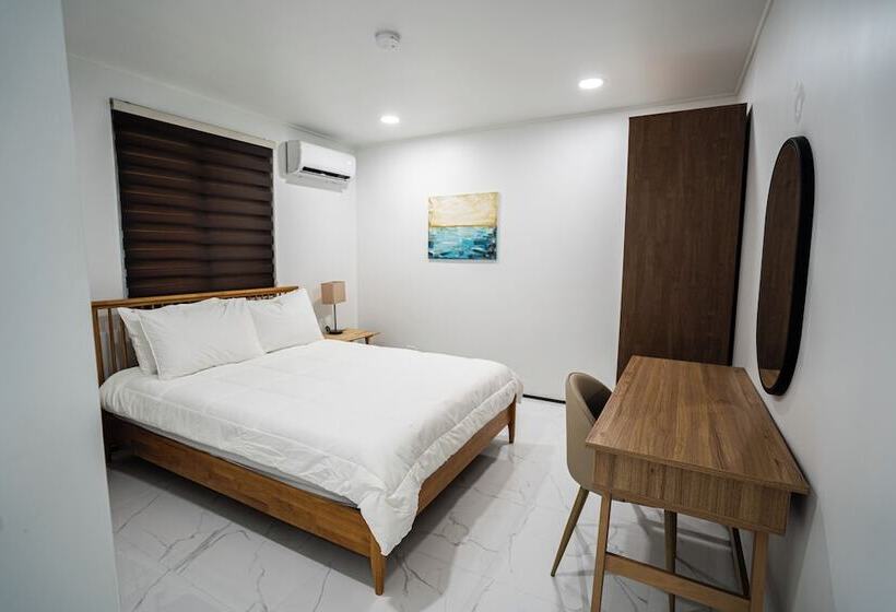 هتل Mariana Suites