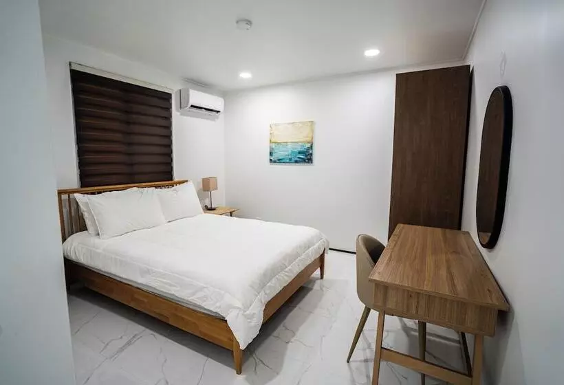 هتل Mariana Suites