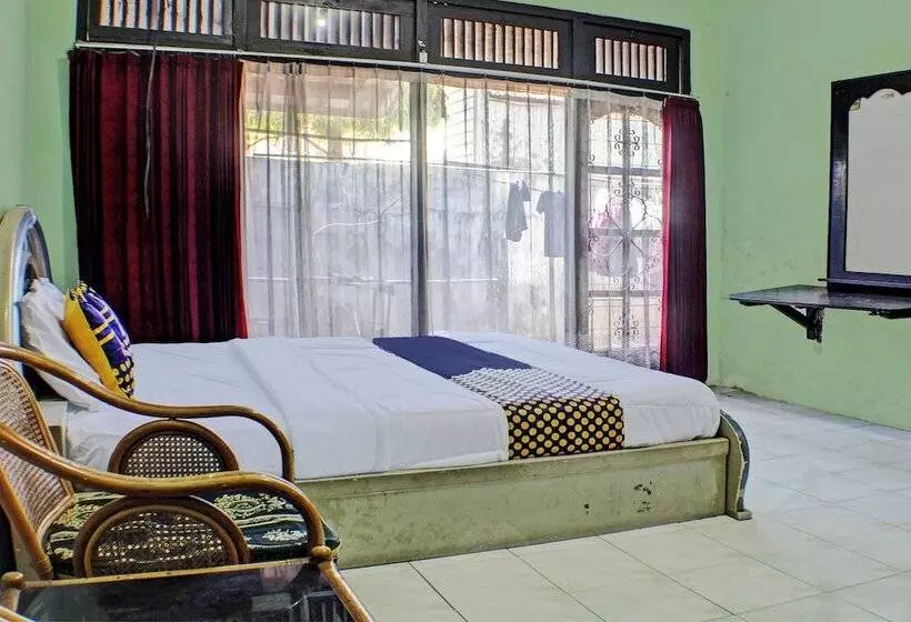 هتل Spot On 92682 Badar Guest House Syariah