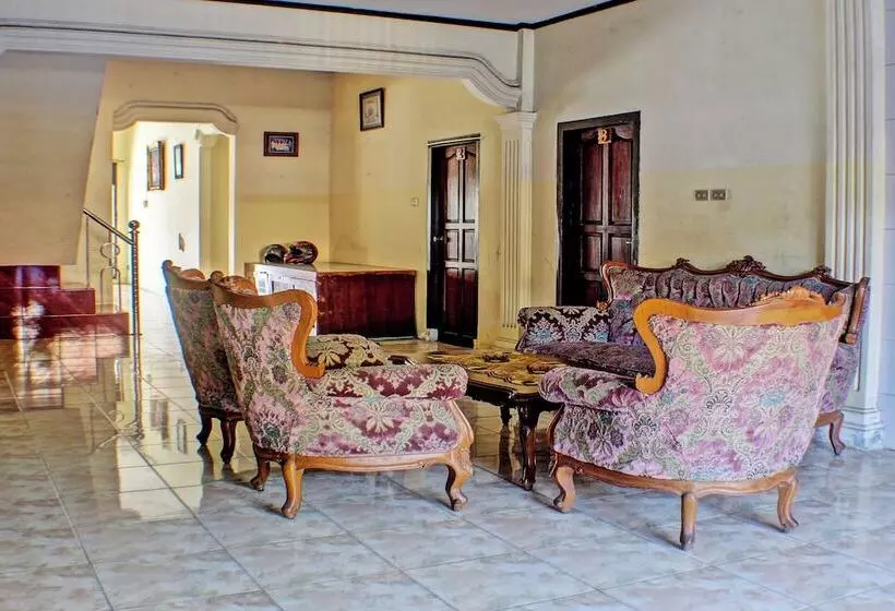 هتل Spot On 92682 Badar Guest House Syariah