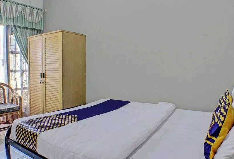 هتل Spot On 92682 Badar Guest House Syariah