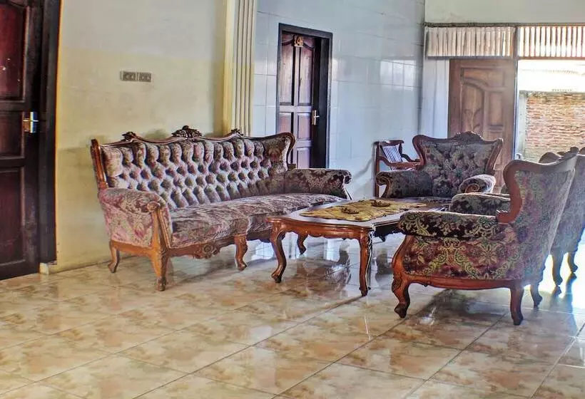 هتل Spot On 92682 Badar Guest House Syariah
