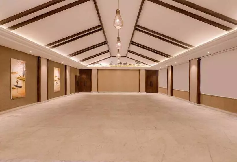 هتل Tigerland Safari   A Lemon Tree Resort