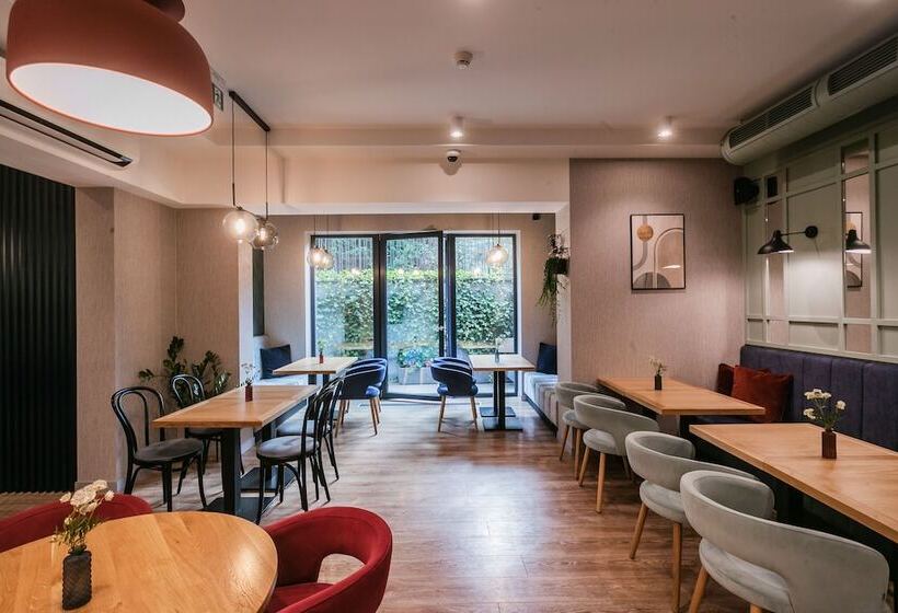 Отель Vesper House