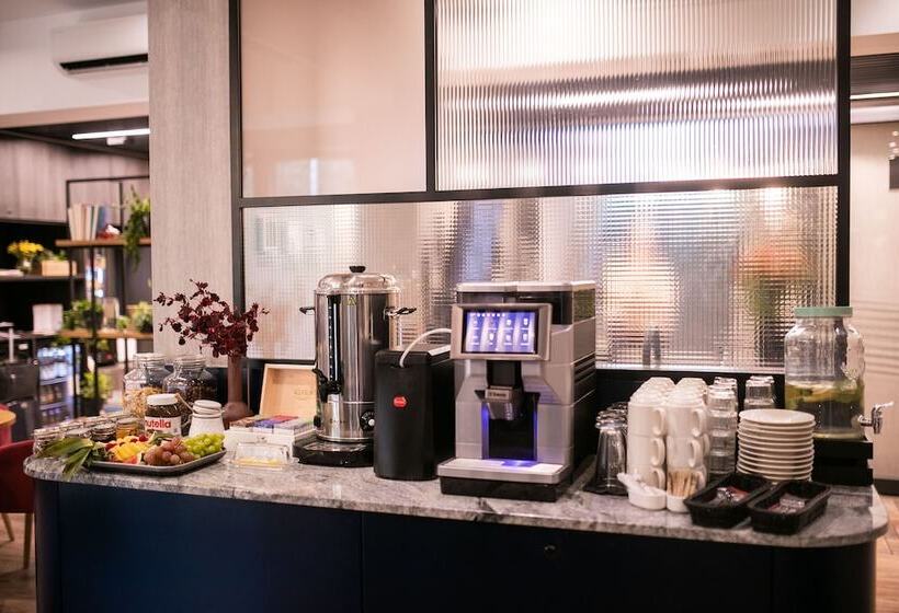 Отель Vesper House