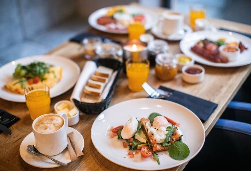 Отель Vesper House