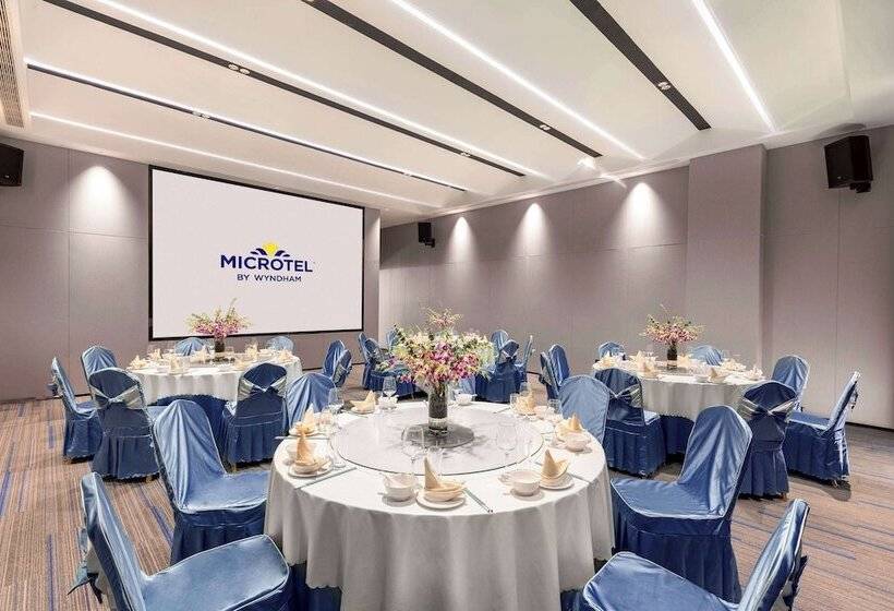 Microtel By Wyndham Xishuangbanna Mengle