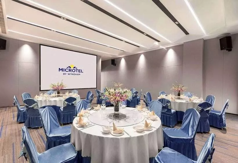 Microtel By Wyndham Xishuangbanna Mengle