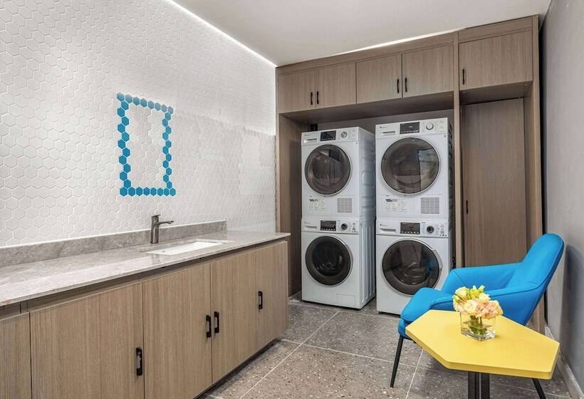 Microtel By Wyndham Xishuangbanna Mengle