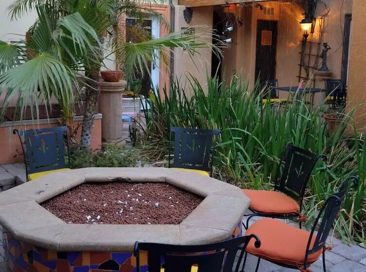 Milos Inn