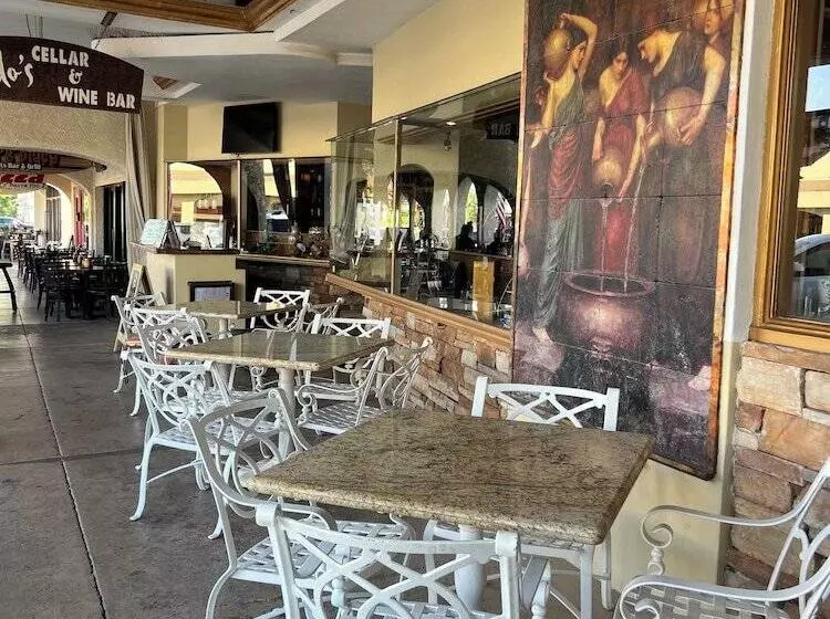 Milos Inn