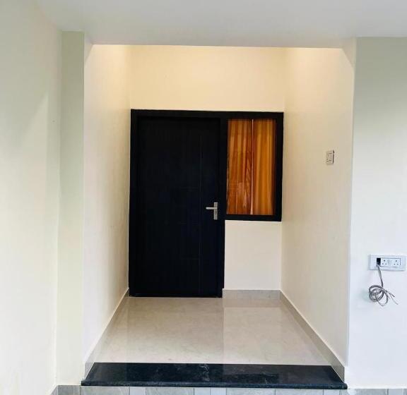 پانسیون Log Inn Banaras