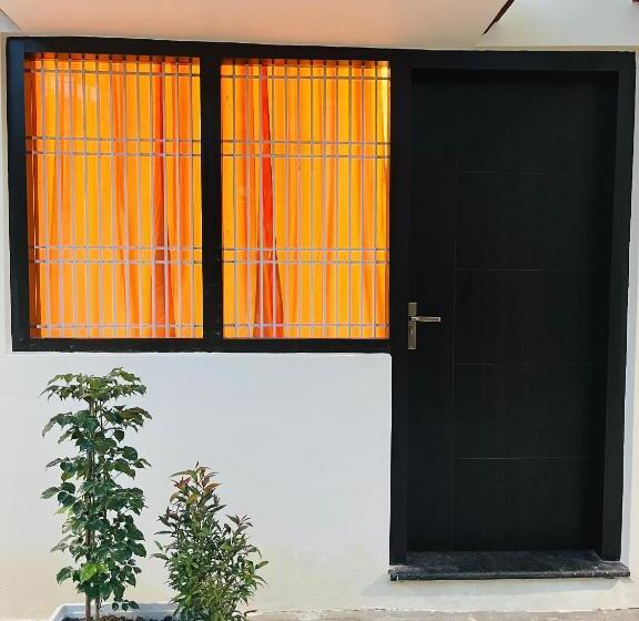 پانسیون Log Inn Banaras