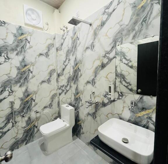 پانسیون Log Inn Banaras