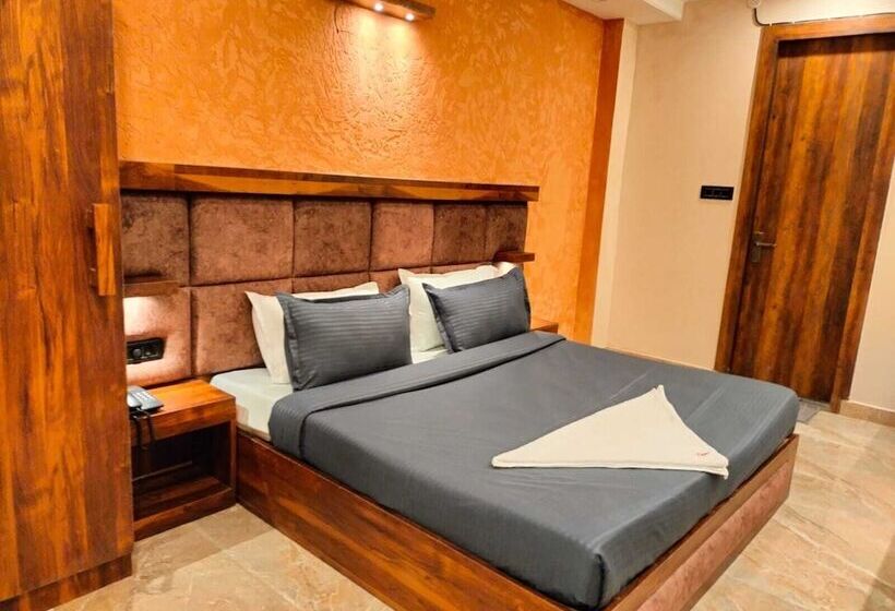 Sky High By T&m Hotels