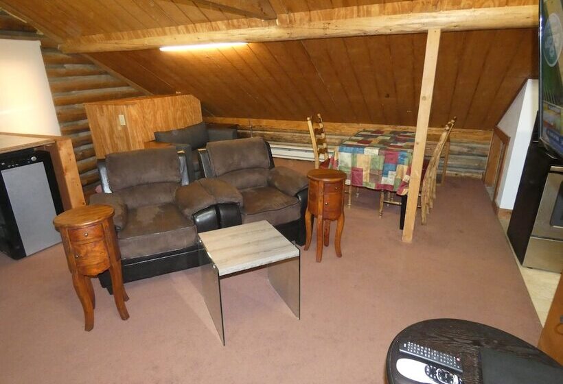 Yellowstone Motel Adults Only