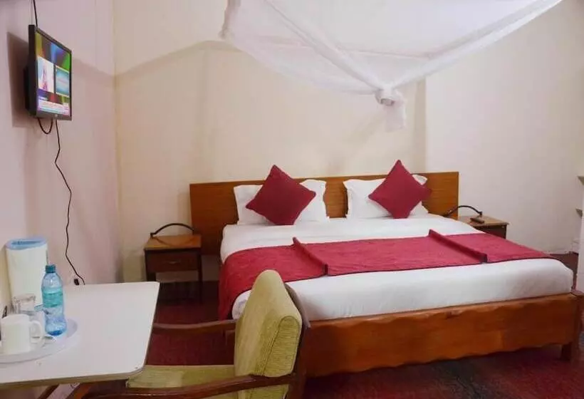 تختخواب و صبحانه Sunset Oak Hotel Nakuru