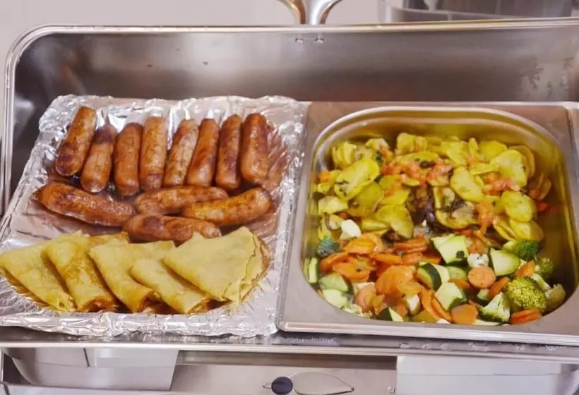 تختخواب و صبحانه Sunset Oak Hotel Nakuru