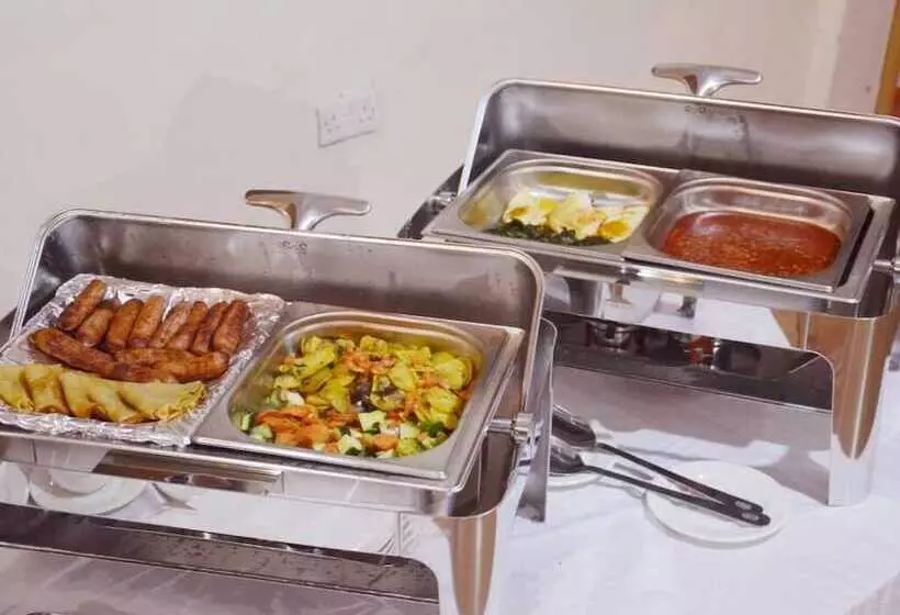 تختخواب و صبحانه Sunset Oak Hotel Nakuru