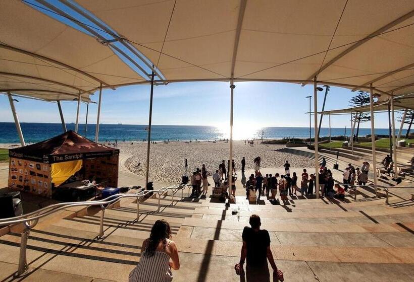 Coastal Salty Air 2bedrm 2bath W Ocean Views!