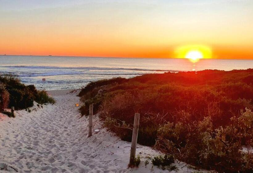 Coastal Salty Air 2bedrm 2bath W Ocean Views!