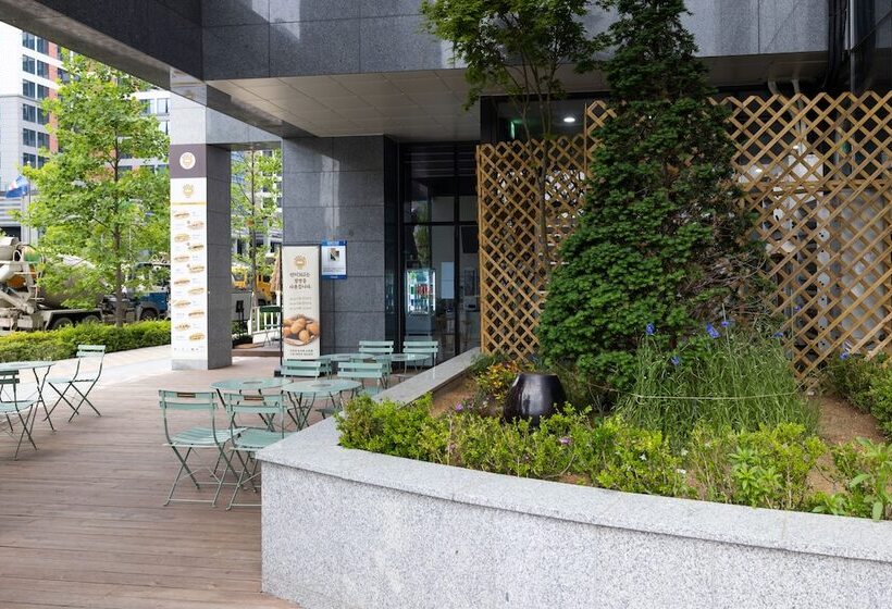 Grandbleu Hotel & Residence