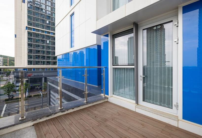 Grandbleu Hotel & Residence