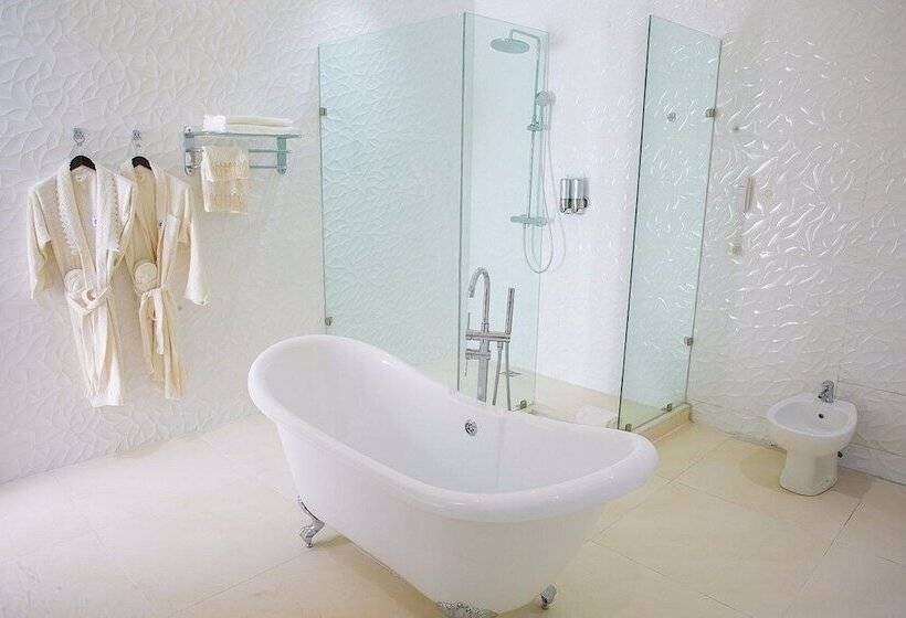 هتل Echelon Heights