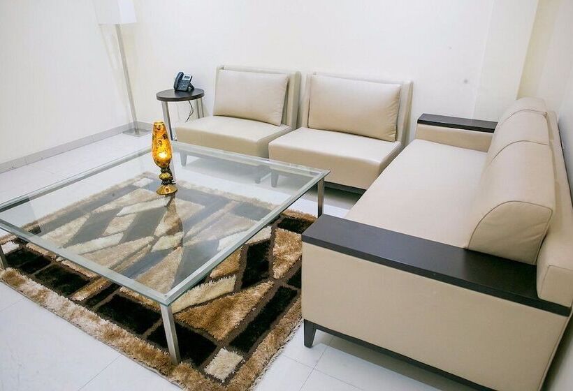 هتل Echelon Heights