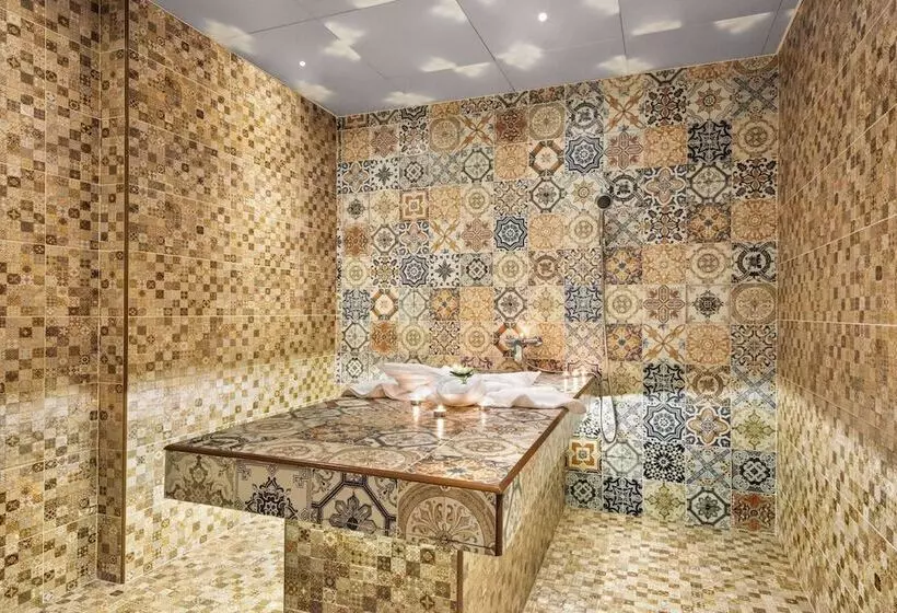 ホテル La Quinta By Wyndham Abu Dhabi Al Wahda