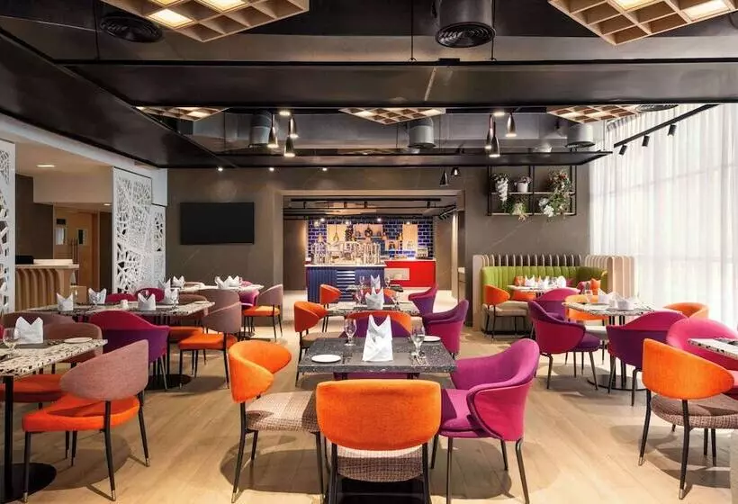 ホテル La Quinta By Wyndham Abu Dhabi Al Wahda