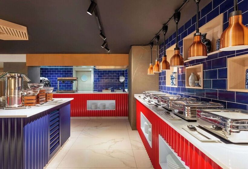 Hotel La Quinta By Wyndham Abu Dhabi Al Wahda