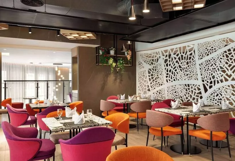 ホテル La Quinta By Wyndham Abu Dhabi Al Wahda