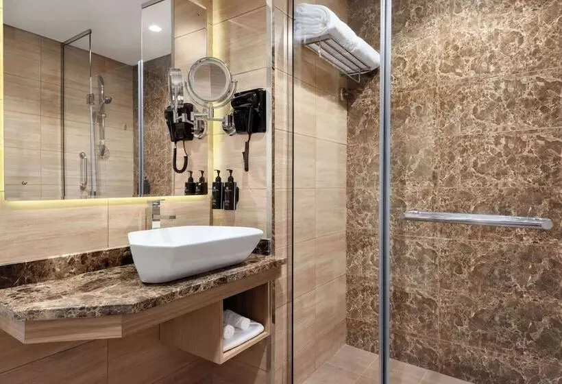 ホテル La Quinta By Wyndham Abu Dhabi Al Wahda