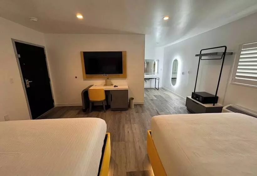 ホテル Rudra Hollywood