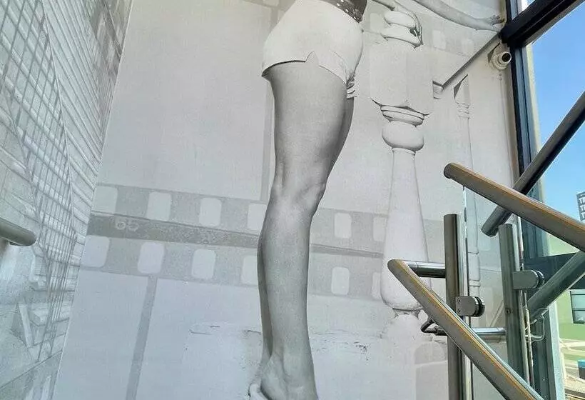 ホテル Rudra Hollywood