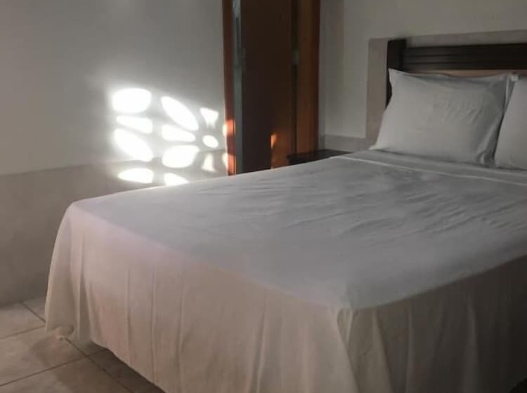 Pousada Favo De Mel   Hostel