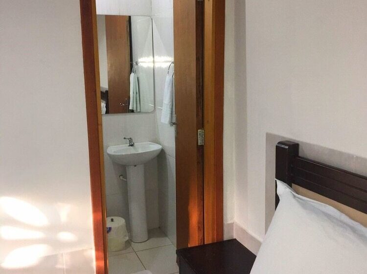 Pousada Favo De Mel   Hostel