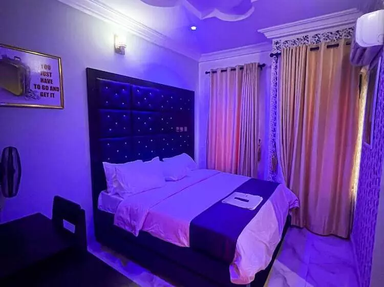 Ciara Jo Hotel And Suites