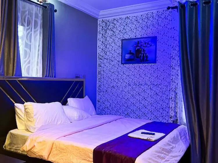 Ciara Jo Hotel And Suites