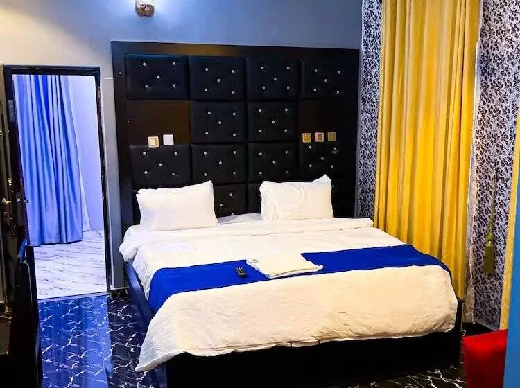 Ciara Jo Hotel And Suites