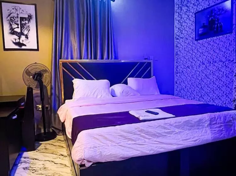 Ciara Jo Hotel And Suites