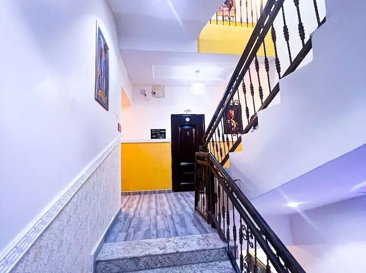 Ciara Jo Hotel And Suites