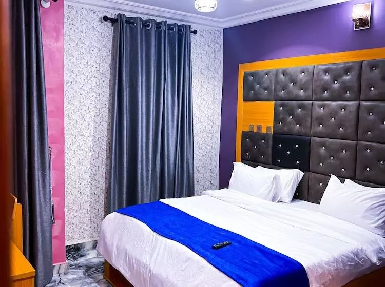 Ciara Jo Hotel And Suites