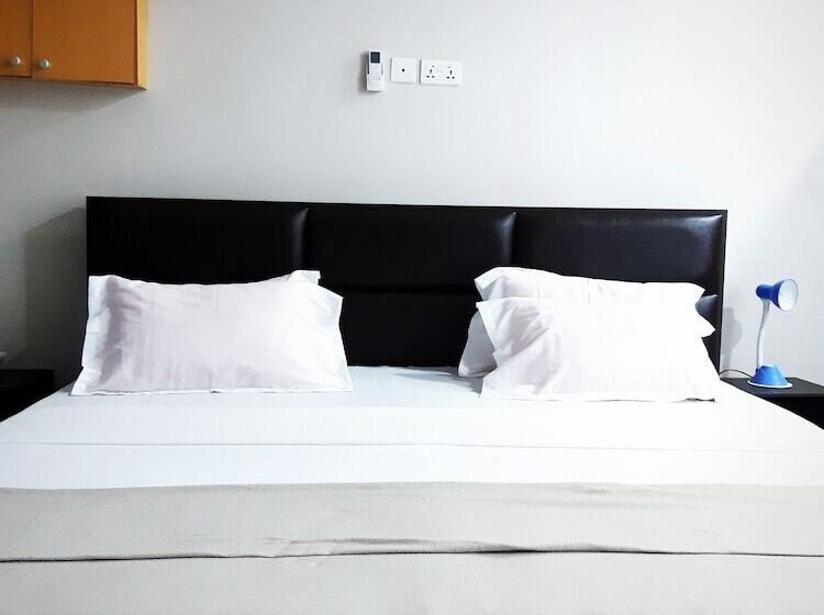 호텔 Julbert Plaza