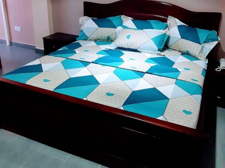 호텔 Julbert Plaza